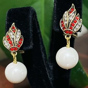 Heidi Daus OMEGA 🆕 “Eiffel Tower” faux pearl crystal drop pierced Earrings